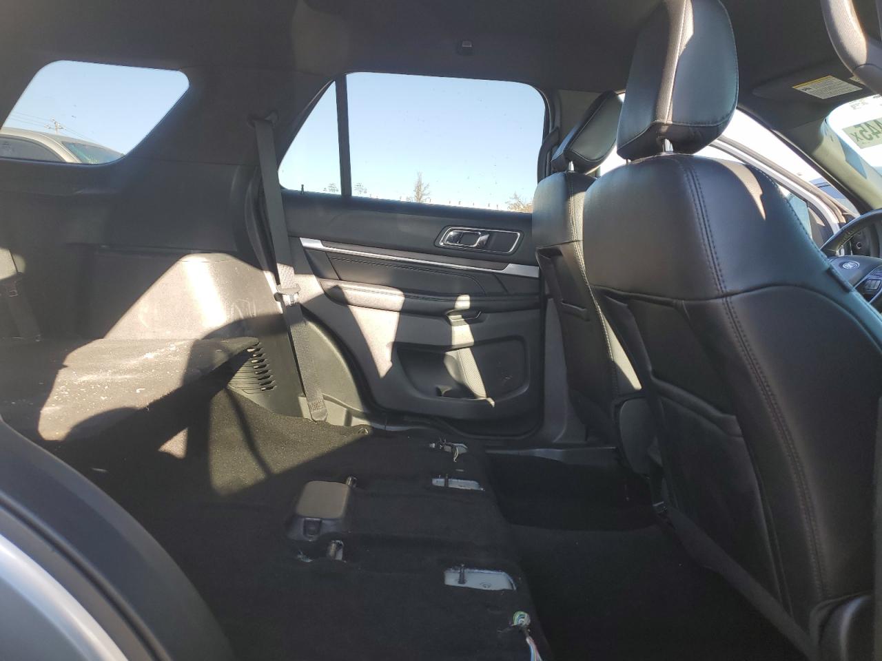 2019 Ford Explorer - Image 11