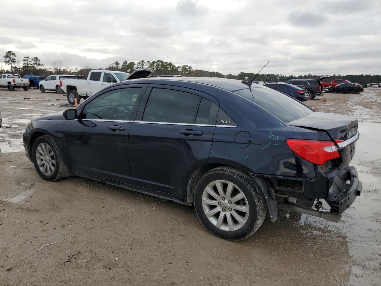 2011 Chrysler 200 - Image 2