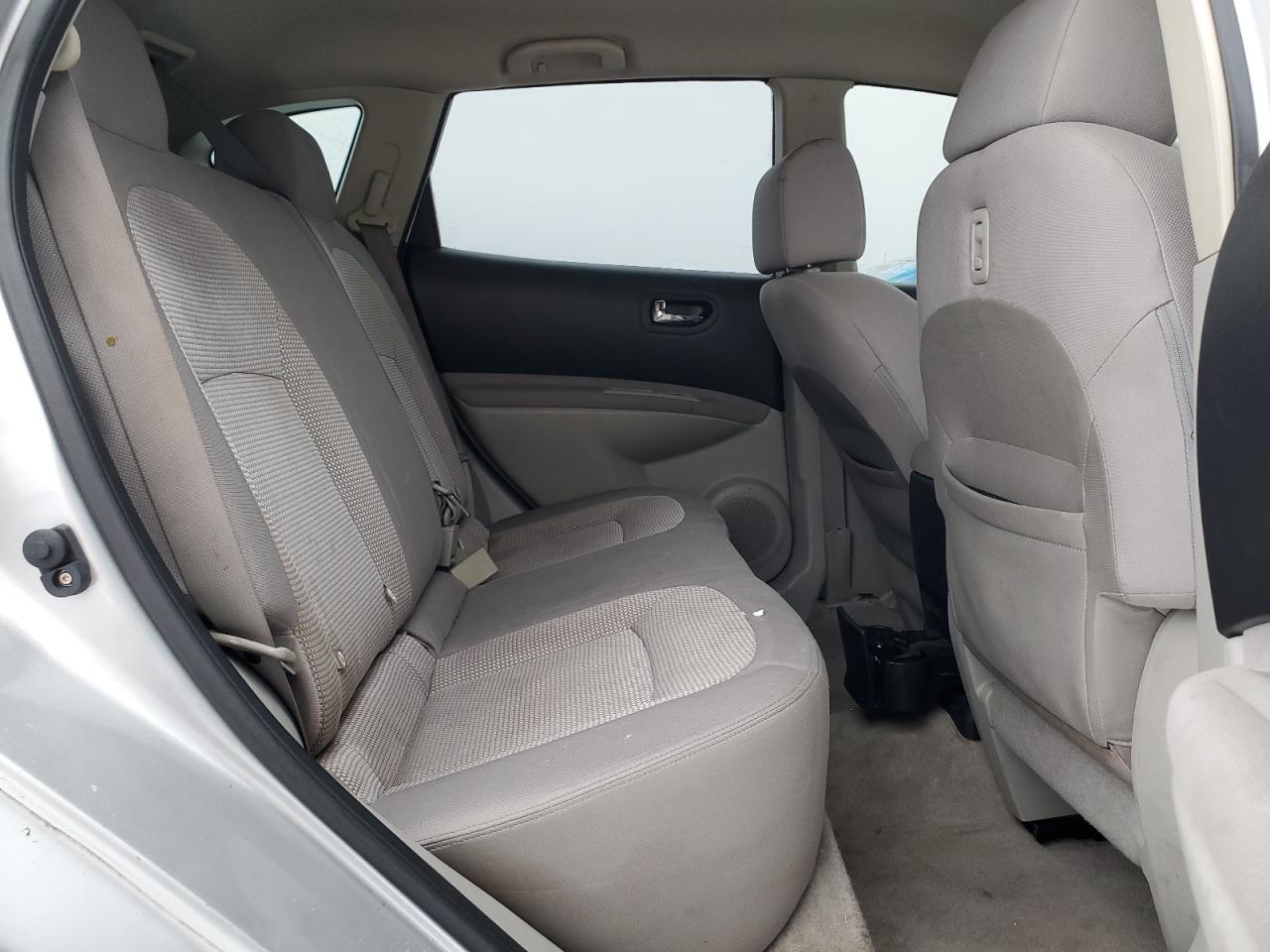 2011 Nissan Rogue - Image 12