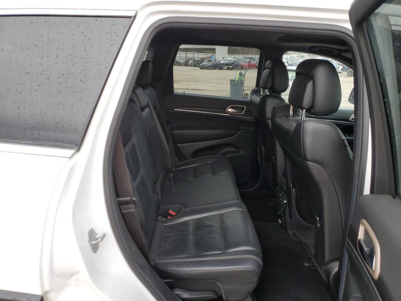 2014 Jeep Grand Cherokee - Image 11