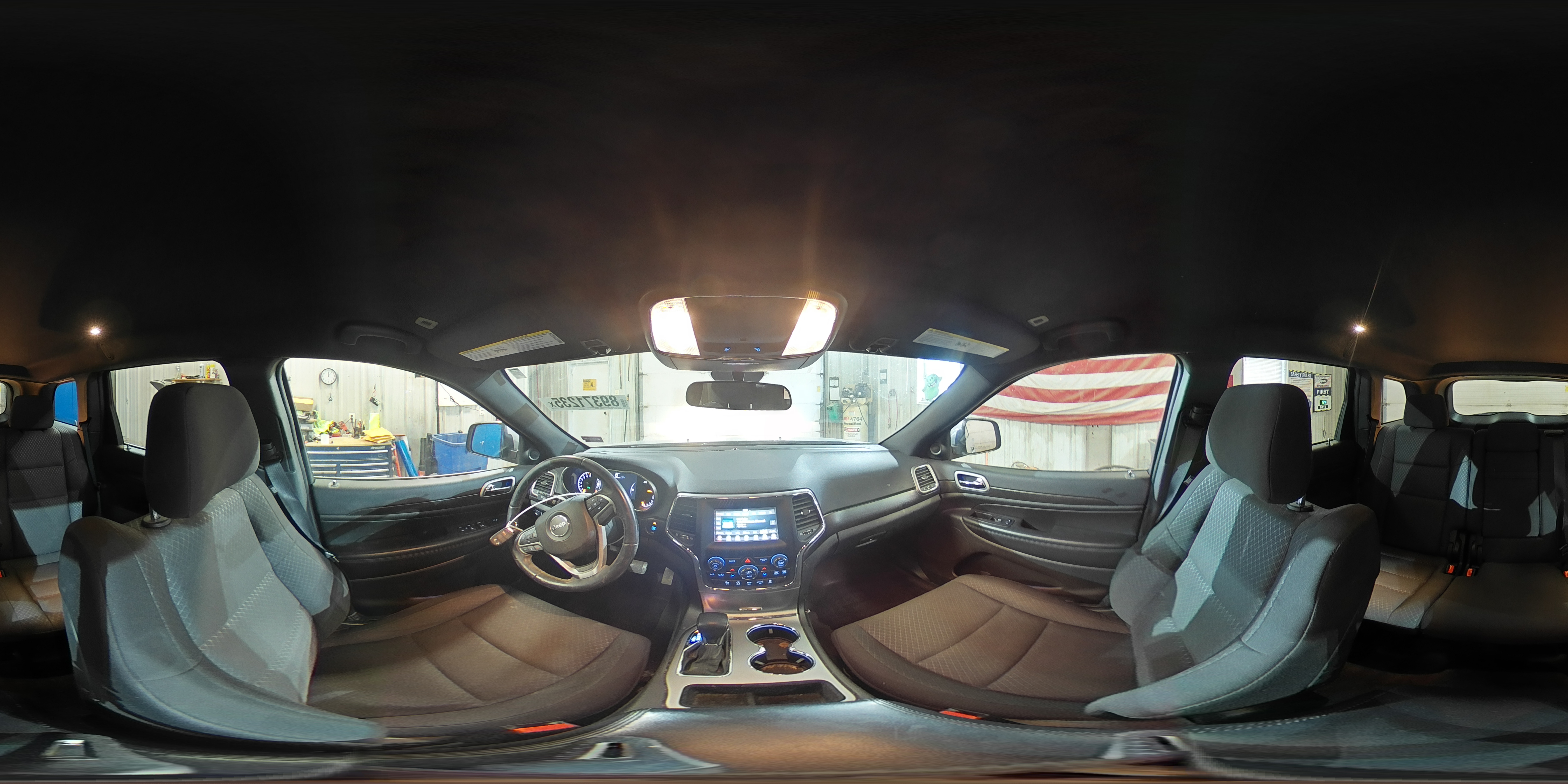 2018 Jeep Grand Cherokee - Image 13
