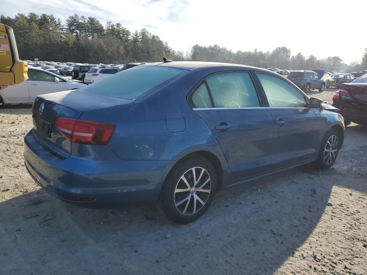 2017 Volkswagen Jetta - Image 3