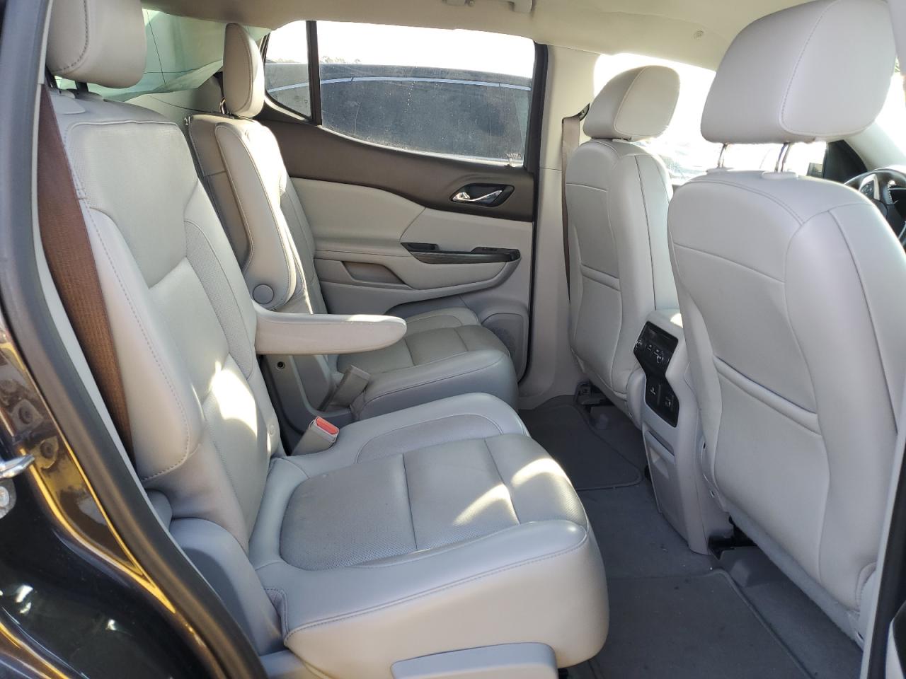 2017 GMC Acadia - Image 11