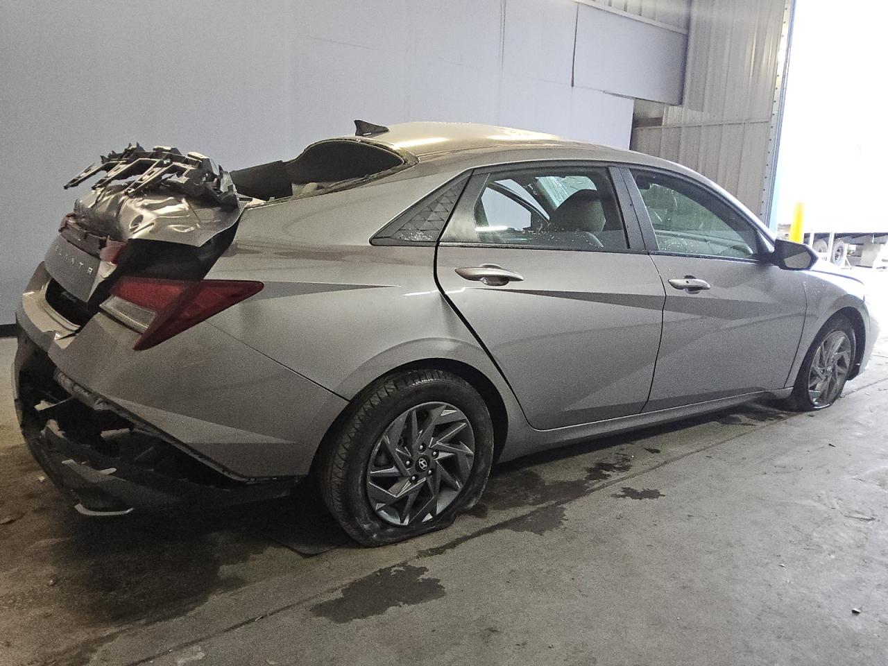 2024 Hyundai Elantra - Image 3