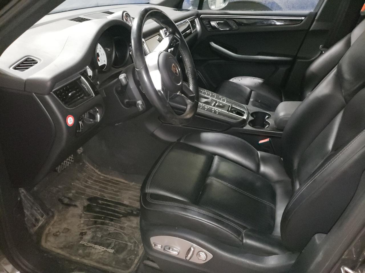 2016 Porsche Macan - Image 7