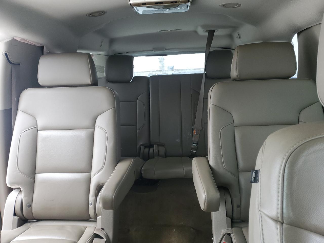 2015 Chevrolet Suburban - Image 10