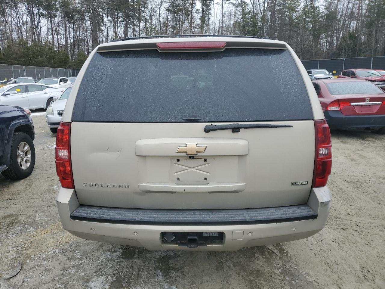 2007 Chevrolet Suburban - Image 6
