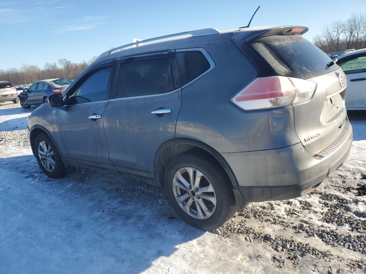 2016 Nissan Rogue - Image 2