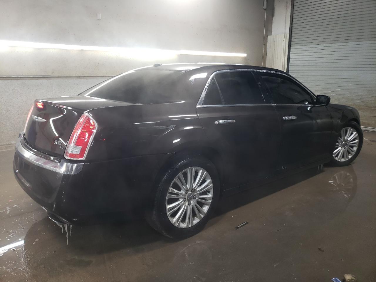 2013 Chrysler 300 - Image 3
