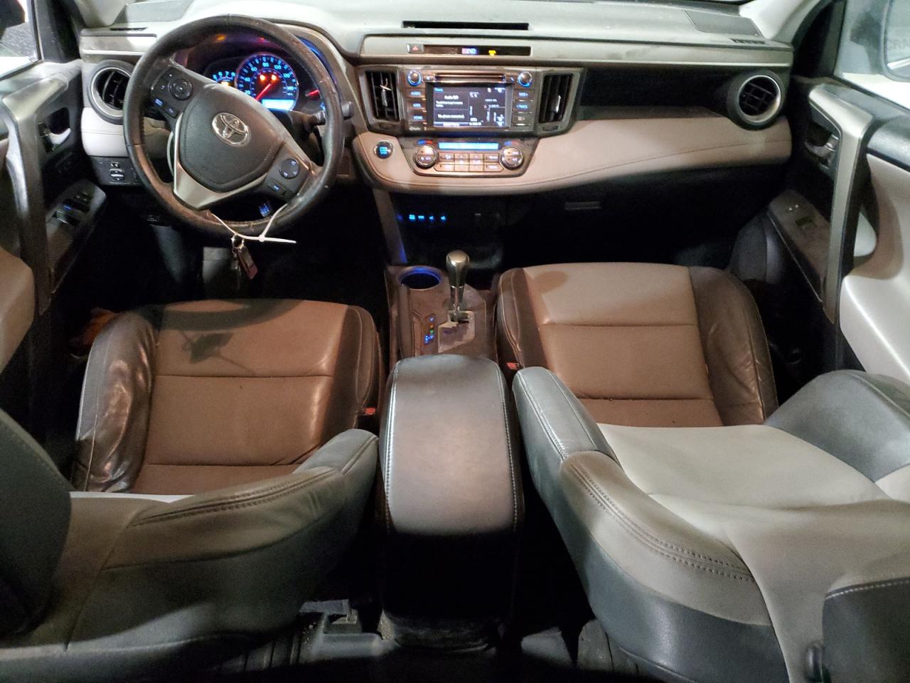 2015 Toyota RAV 4 - Image 8