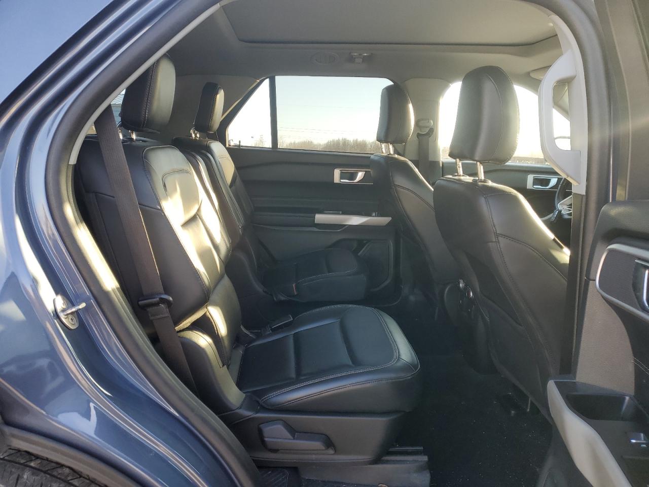 2021 Ford Explorer - Image 11