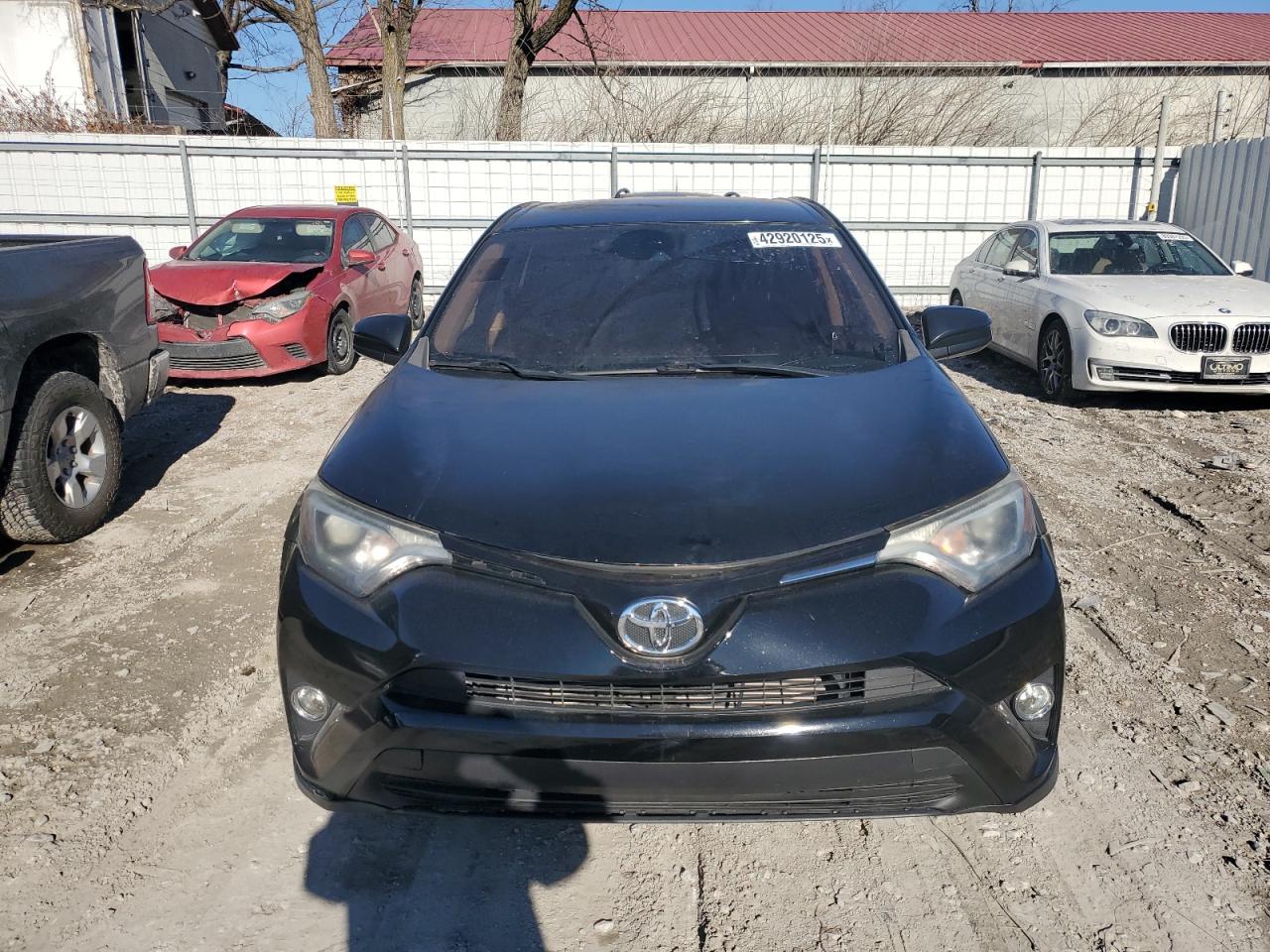2018 Toyota RAV 4 - Image 5