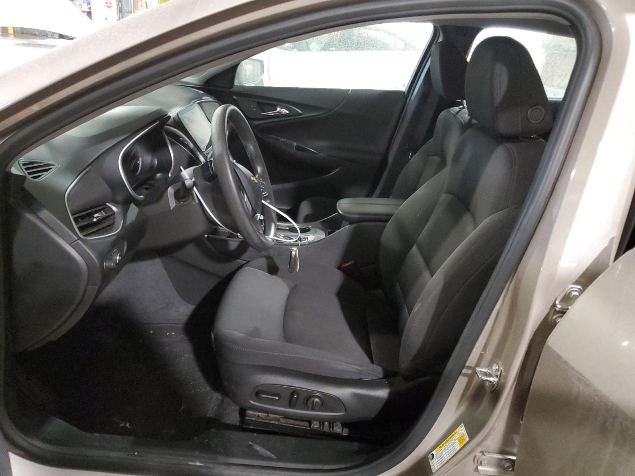 2023 Chevrolet Malibu - Image 7
