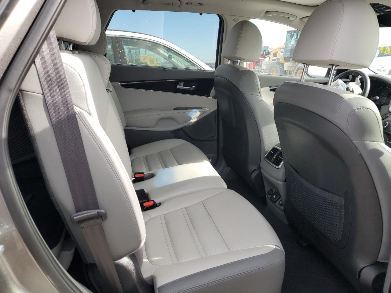 2019 Kia Sorento - Image 11