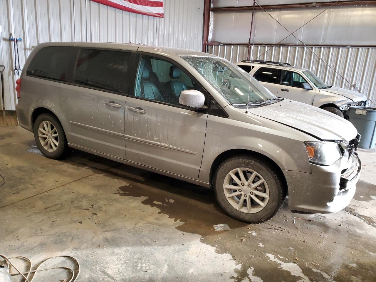 2016 Dodge Caravan - Image 4