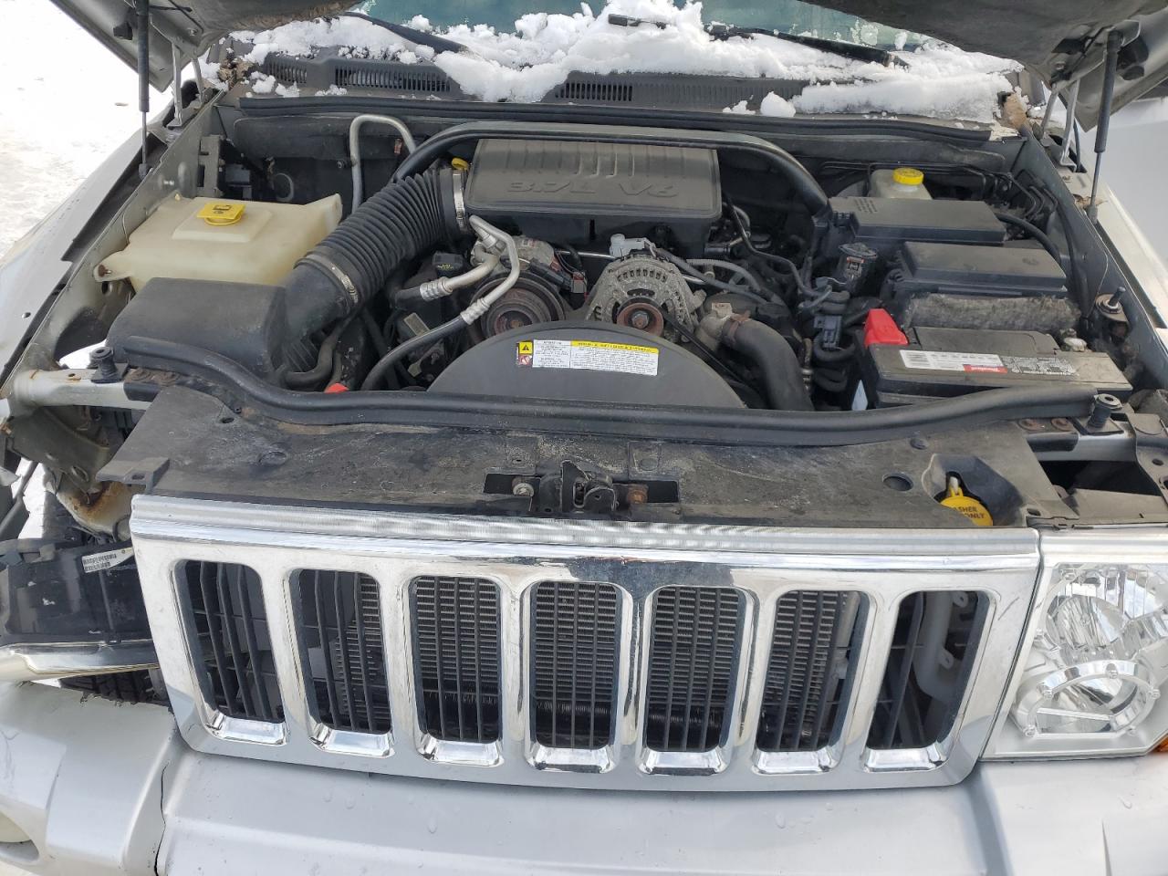 2010 Jeep Commander - Image 12