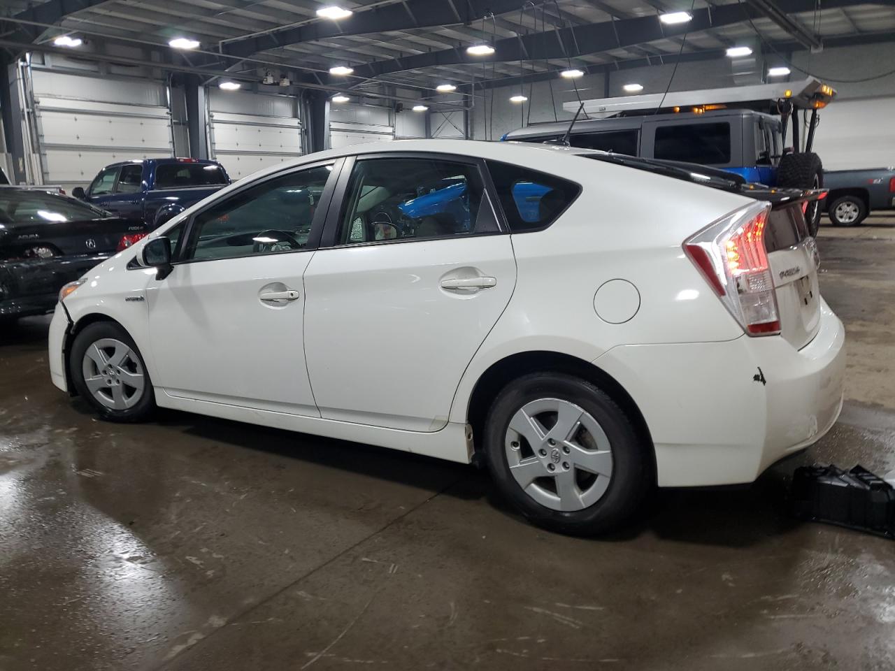 2010 Toyota Prius - Image 2