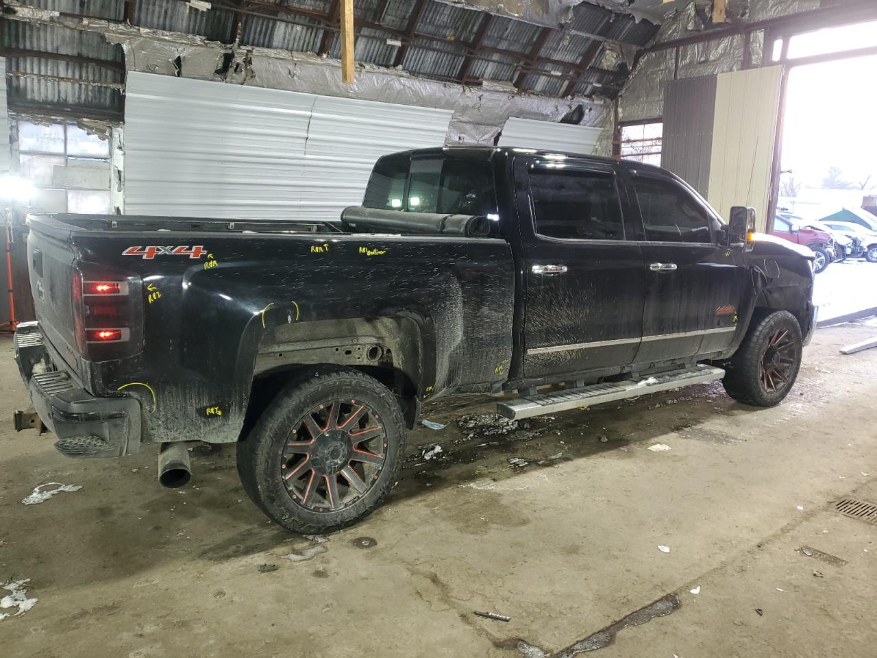 2015 Chevrolet Silverado - Image 3