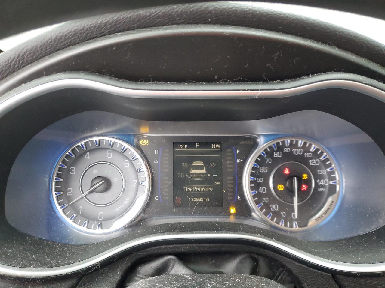 2015 Chrysler 200 - Image 9