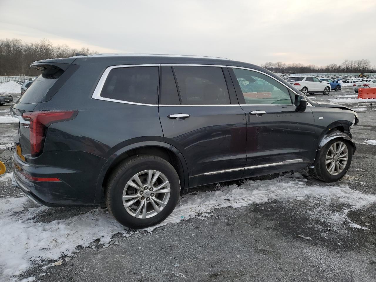 2022 Cadillac XT6 - Image 3