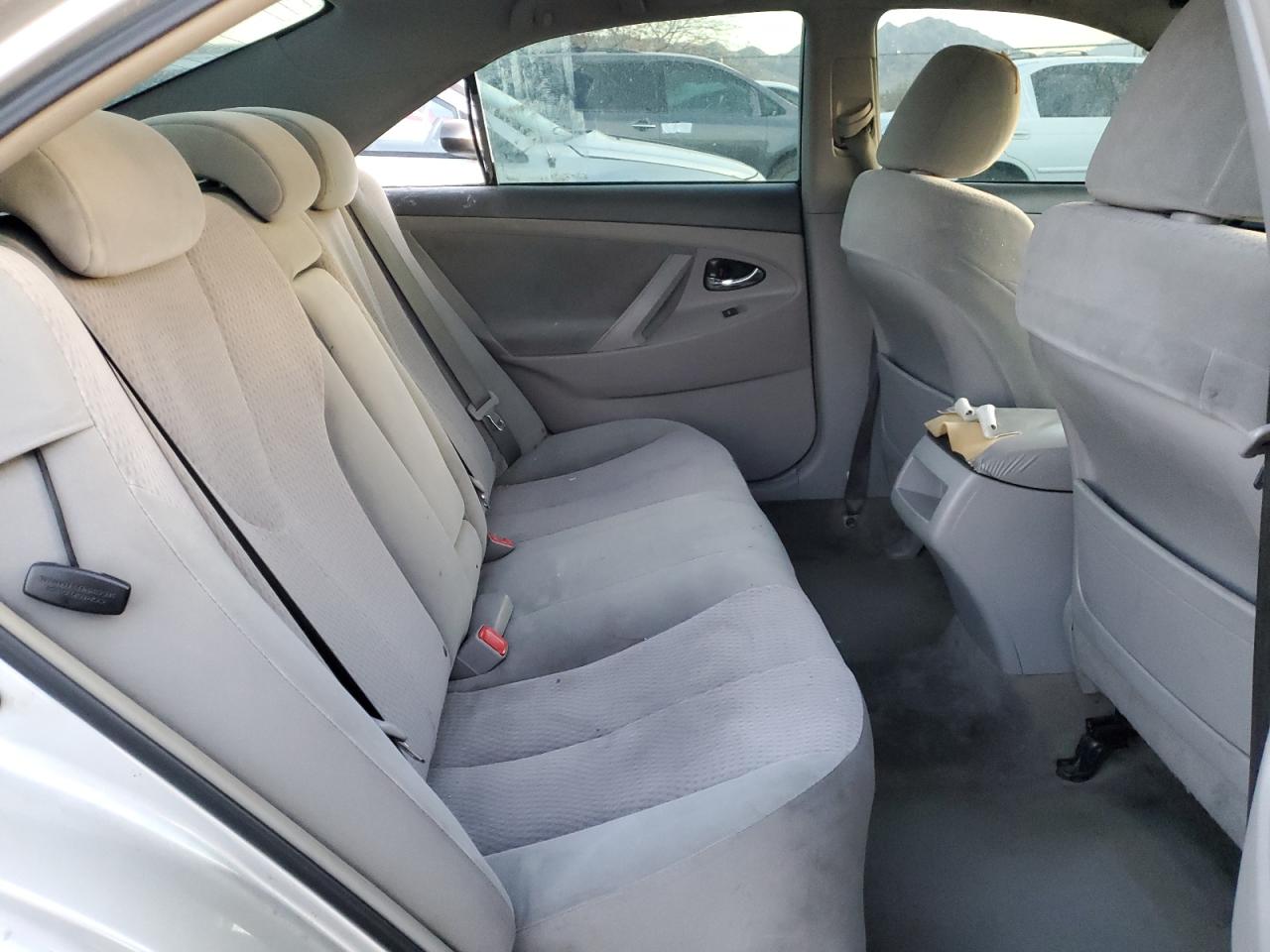 2011 Toyota Camry - Image 10