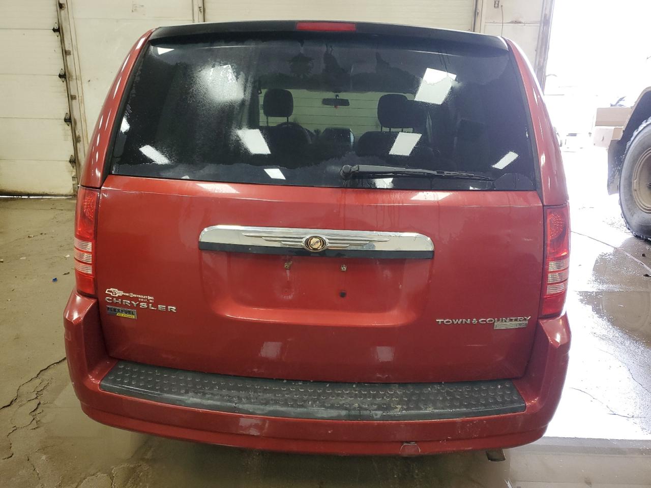 2010 Chrysler Town & Country - Image 6