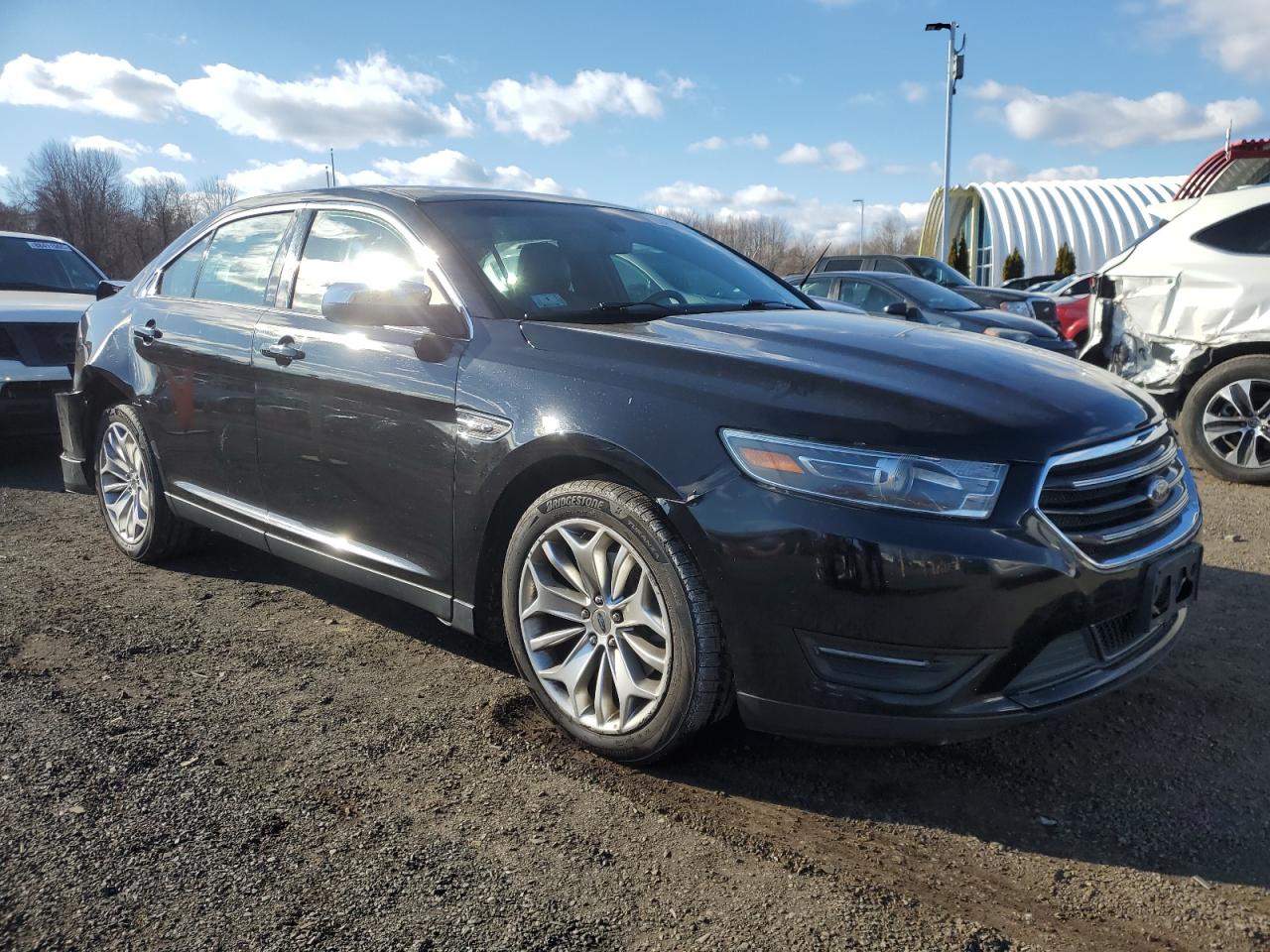 2016 Ford Taurus - Image 4
