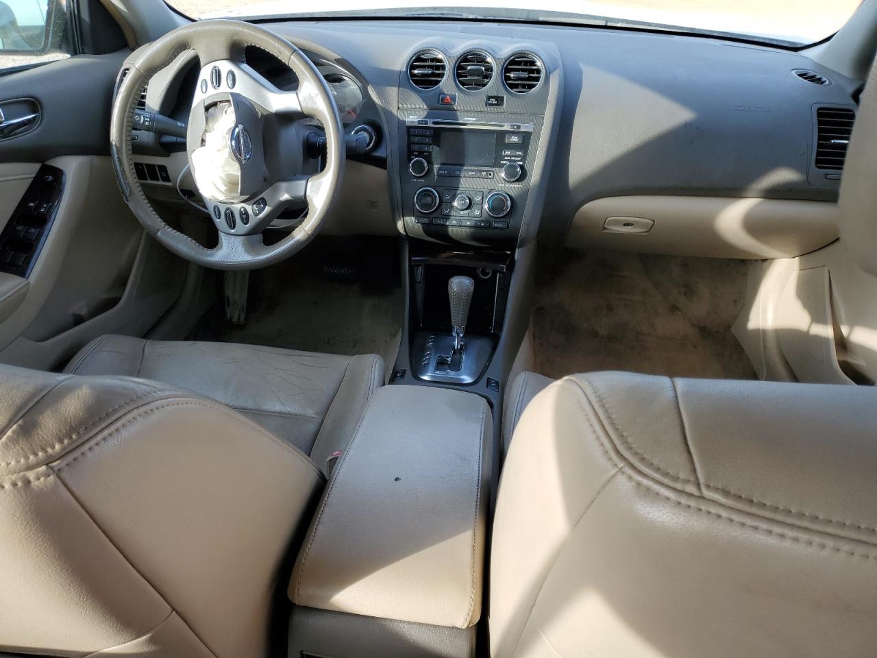 2010 Nissan Altima - Image 8