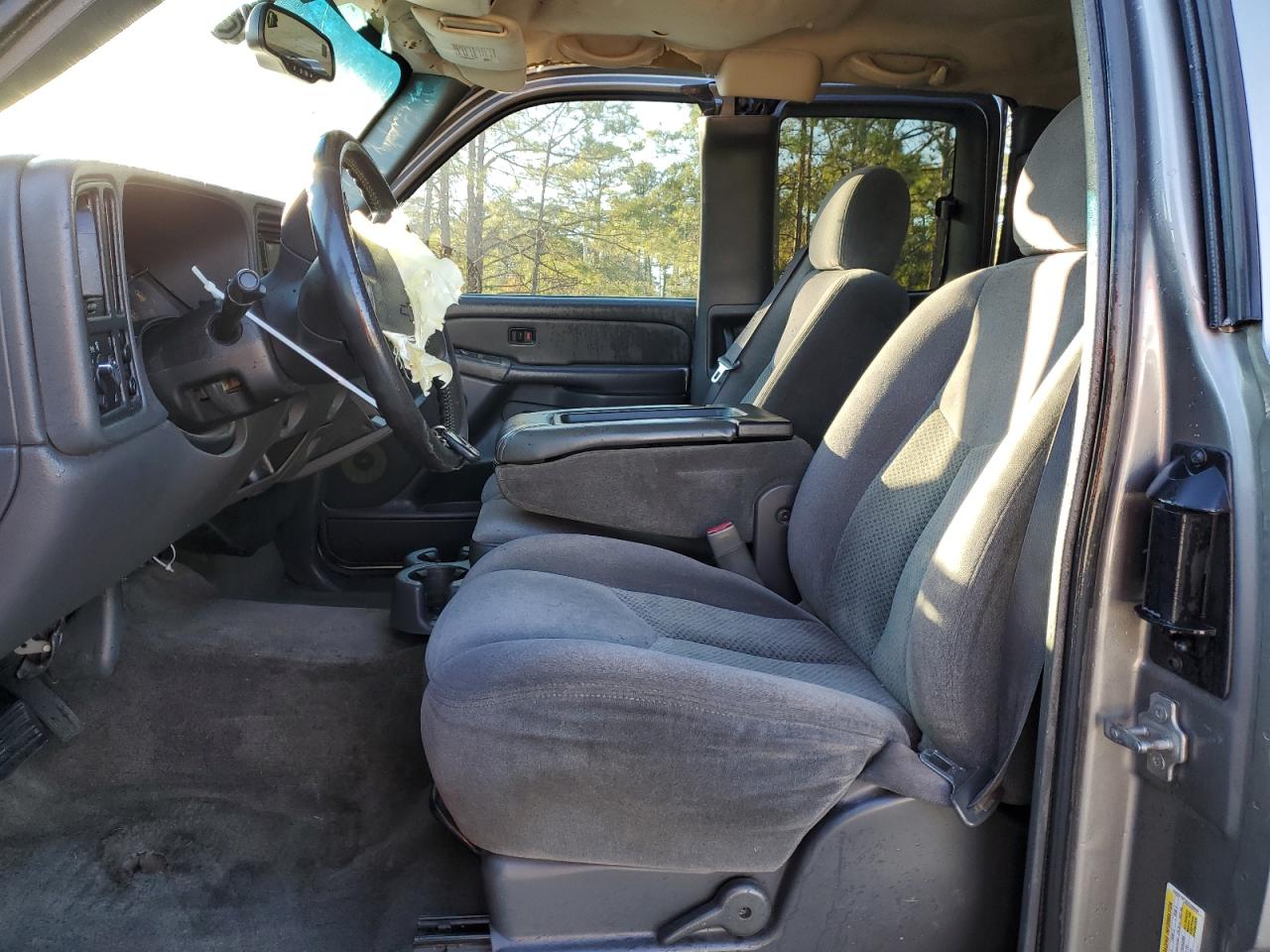 2006 Chevrolet Silverado - Image 7