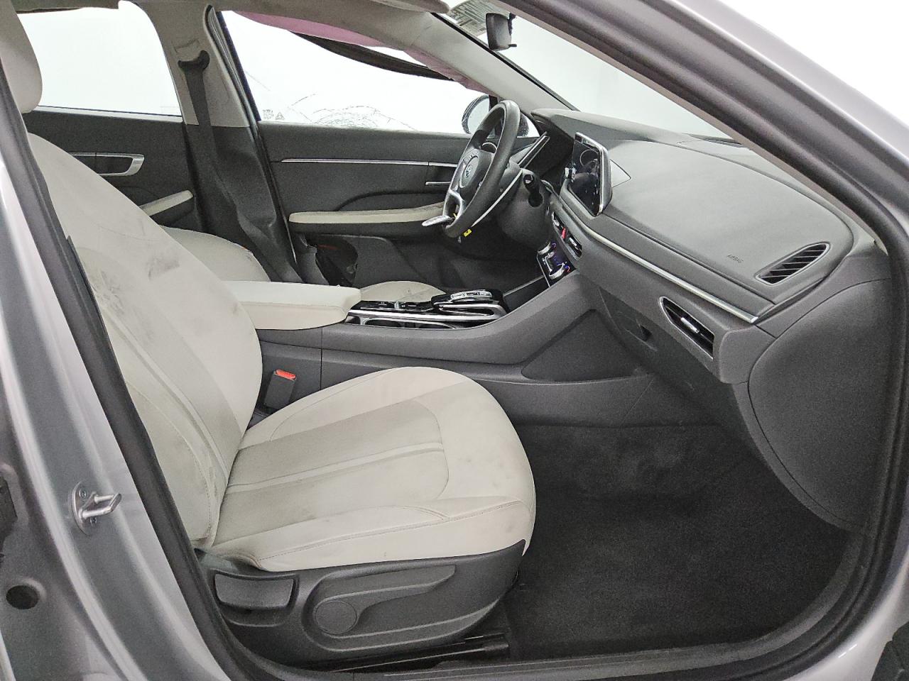 2023 Hyundai Sonata - Image 7