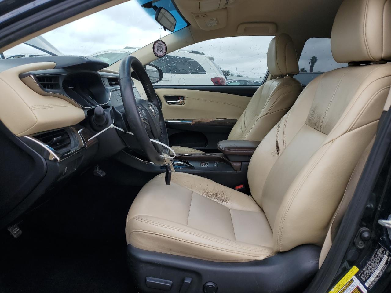2015 Toyota Avalon - Image 7