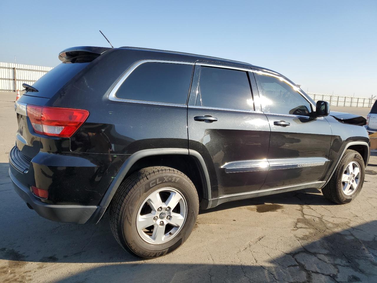 2012 Jeep Grand Cherokee - Image 3