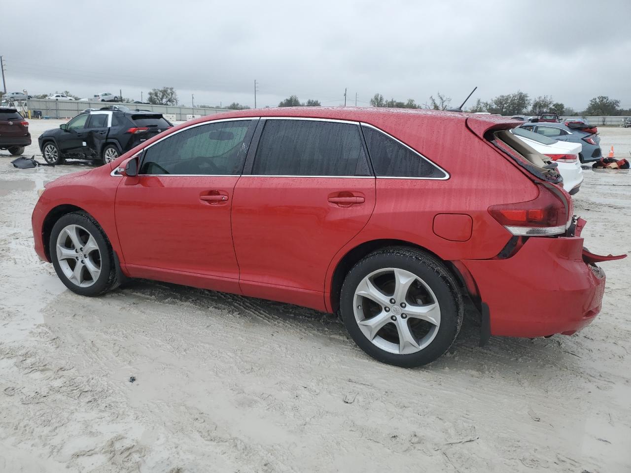 2013 Toyota Venza - Image 2