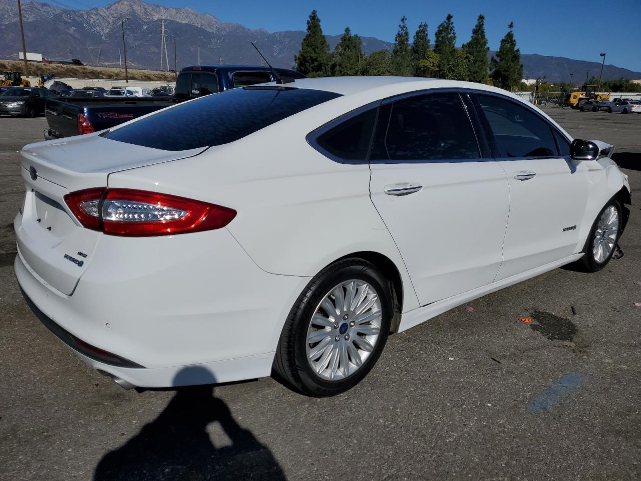 VIN 3FA6P0LU2GR384710 2016 FORD FUSION no.3