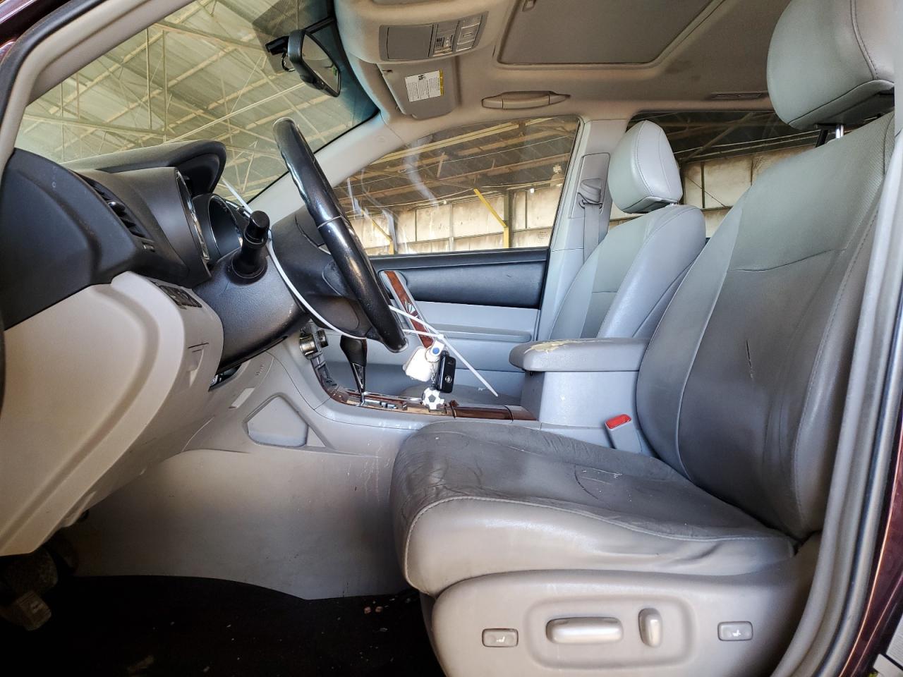 2011 Toyota Highlander - Image 7