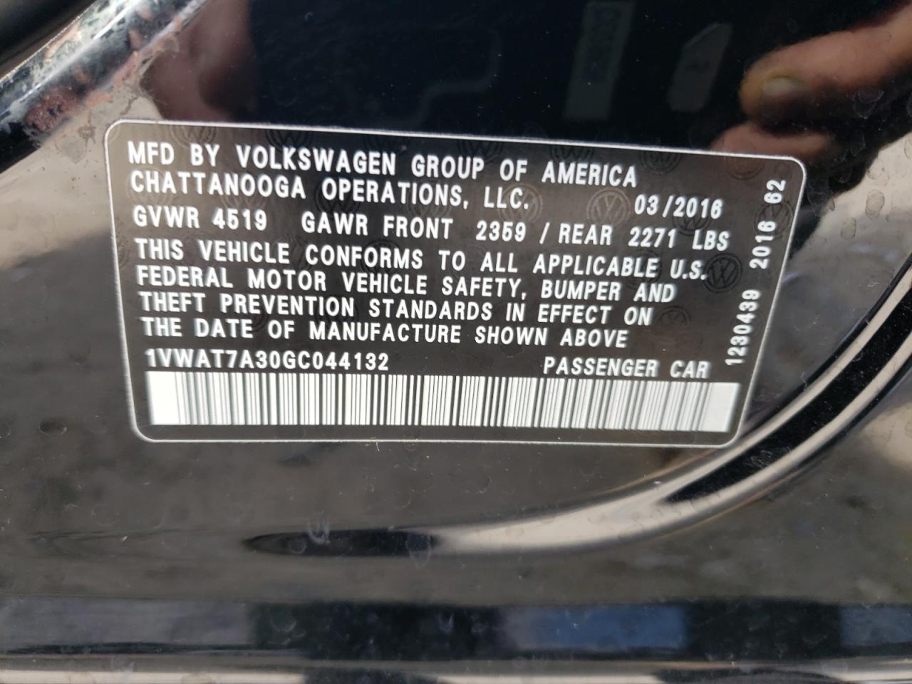 2016 Volkswagen Passat - Image 14