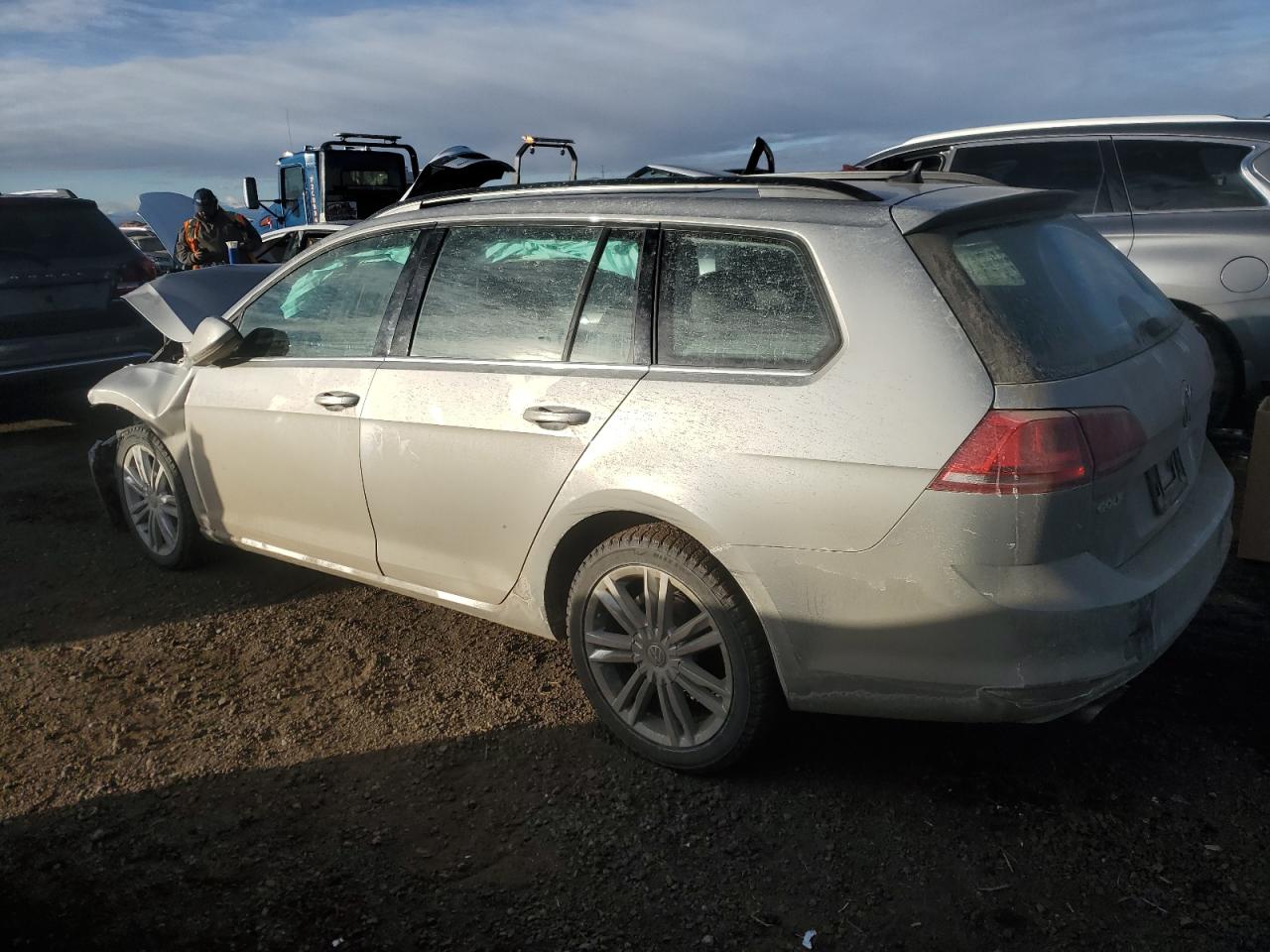 2015 Volkswagen Golf - Image 2