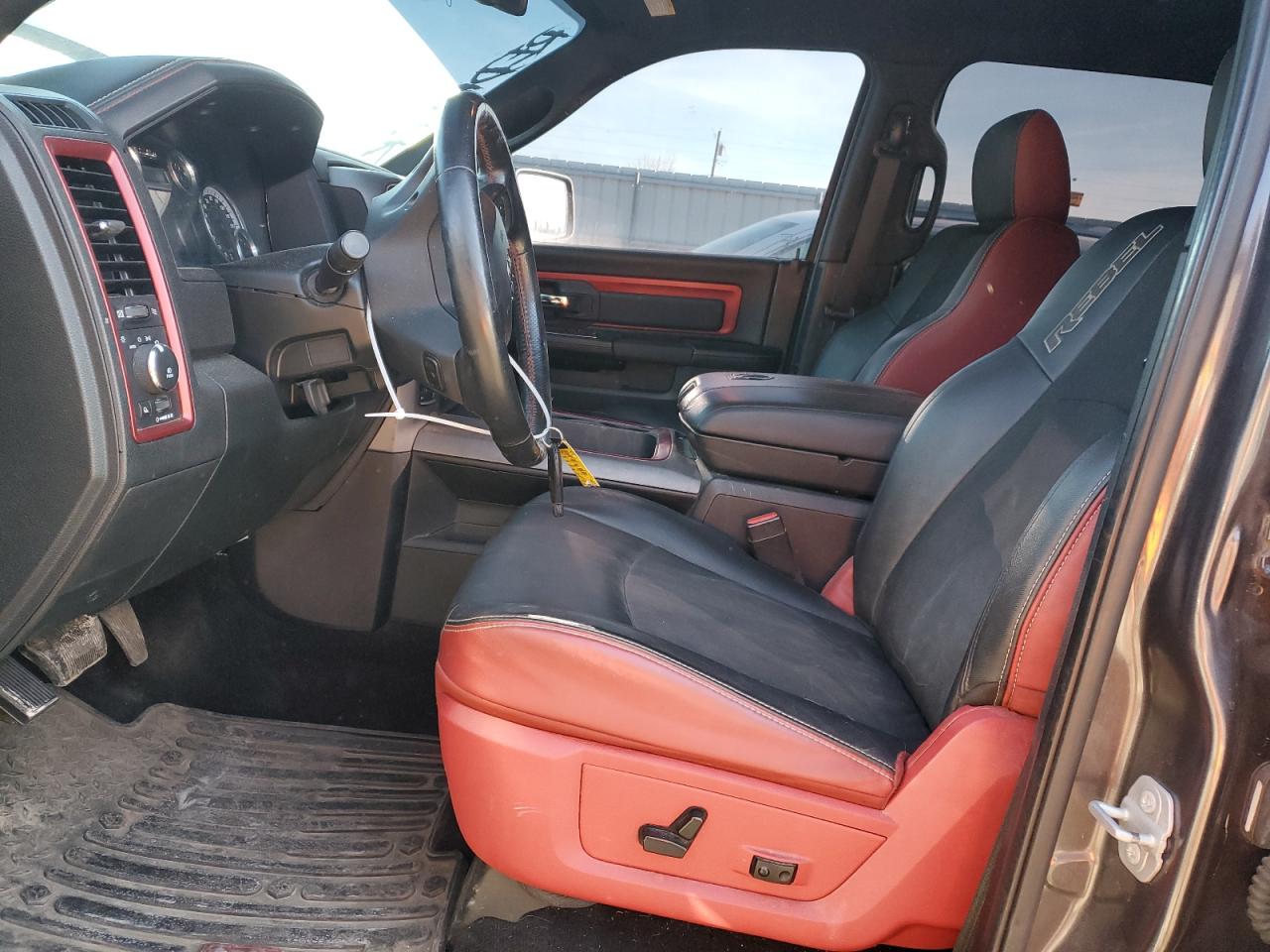 2015 RAM 1500 - Image 7