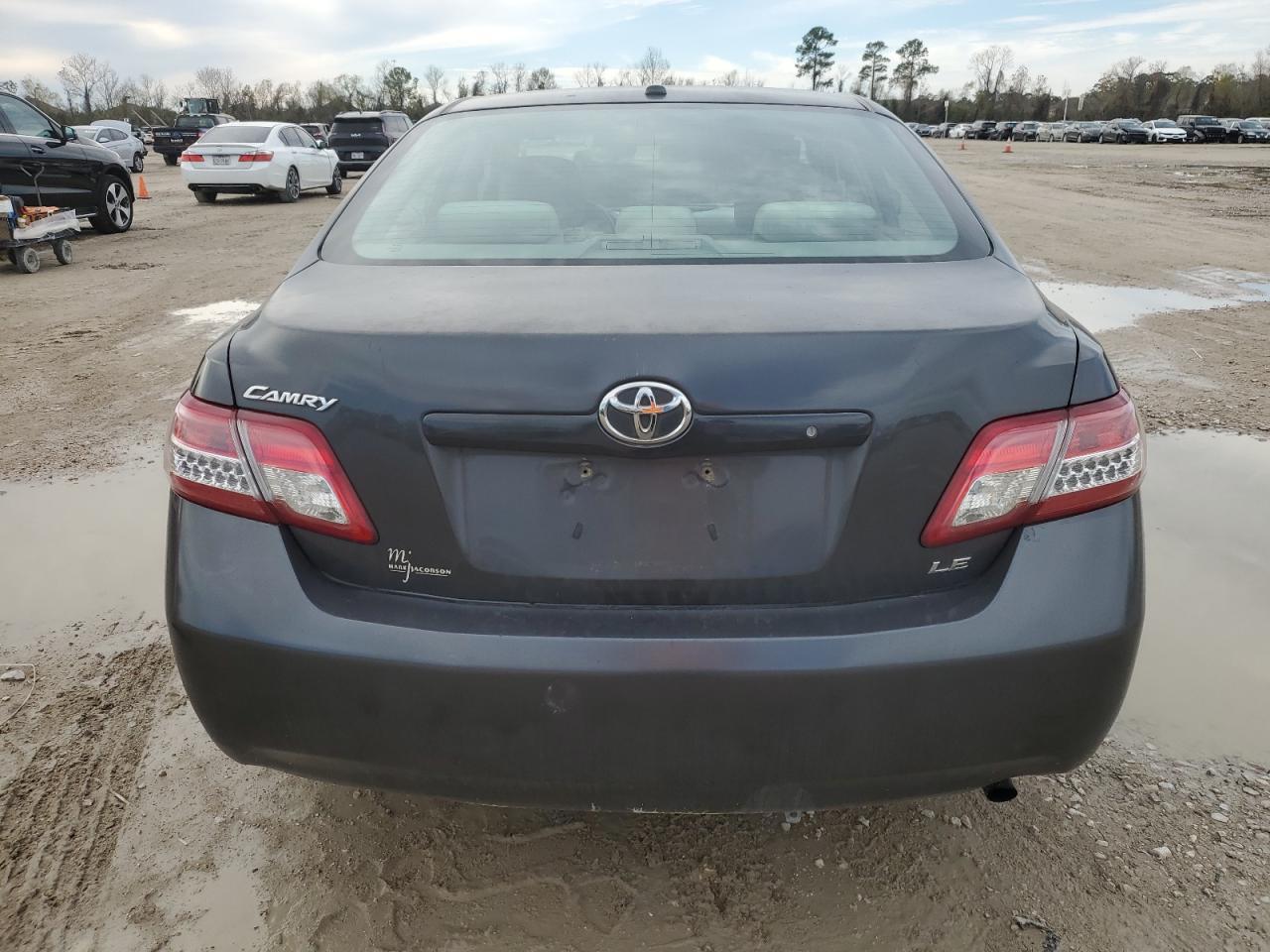 2010 Toyota Camry - Image 6