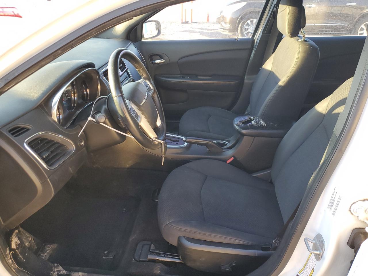 2013 Chrysler 200 - Image 7