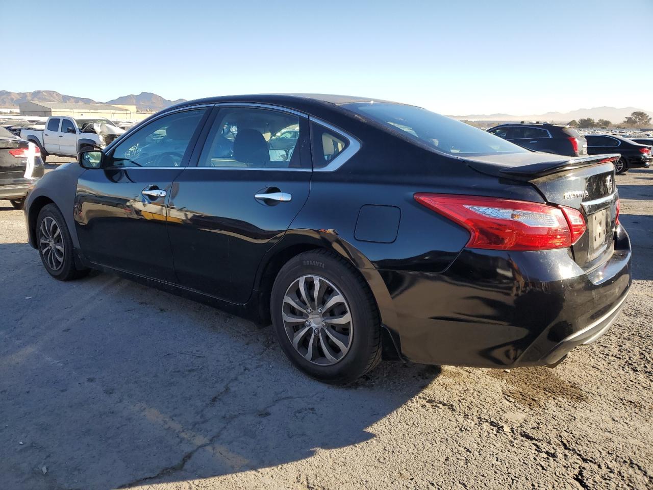 2017 Nissan Altima - Image 2