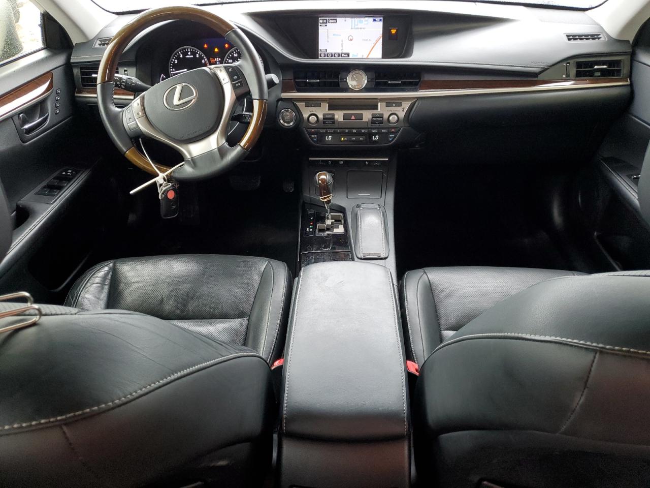 2015 Lexus ES - Image 8