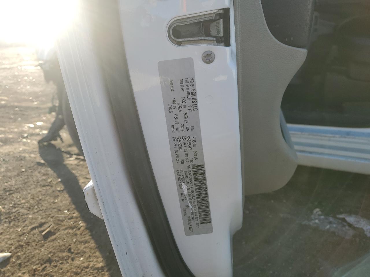 2017 Dodge Caravan - Image 15