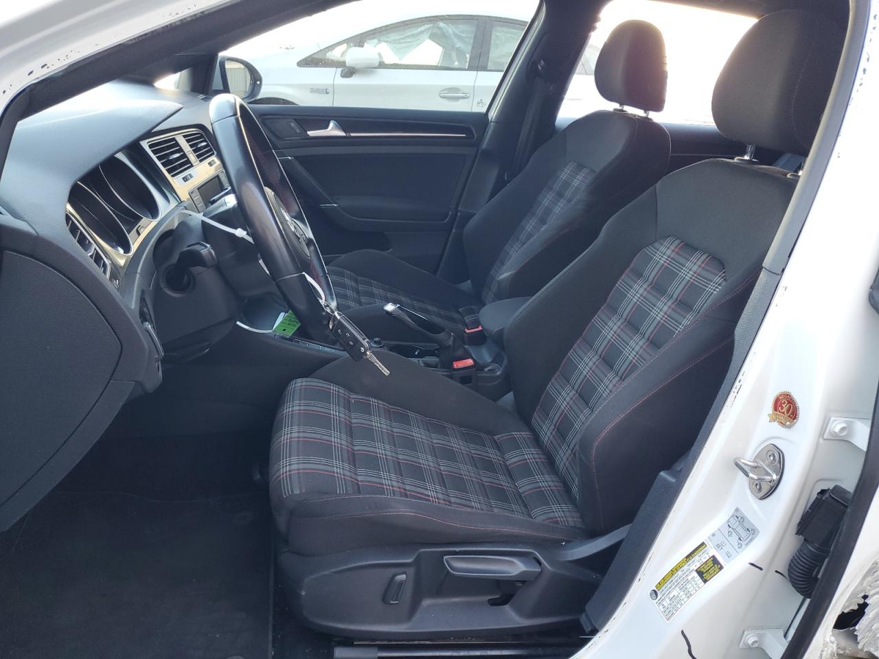 2017 Volkswagen GTI - Image 7
