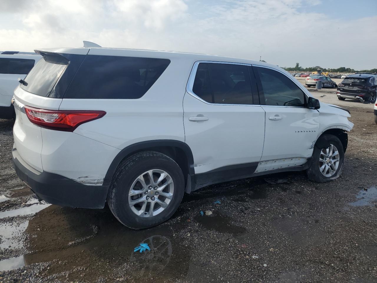 2019 Chevrolet Traverse - Image 3