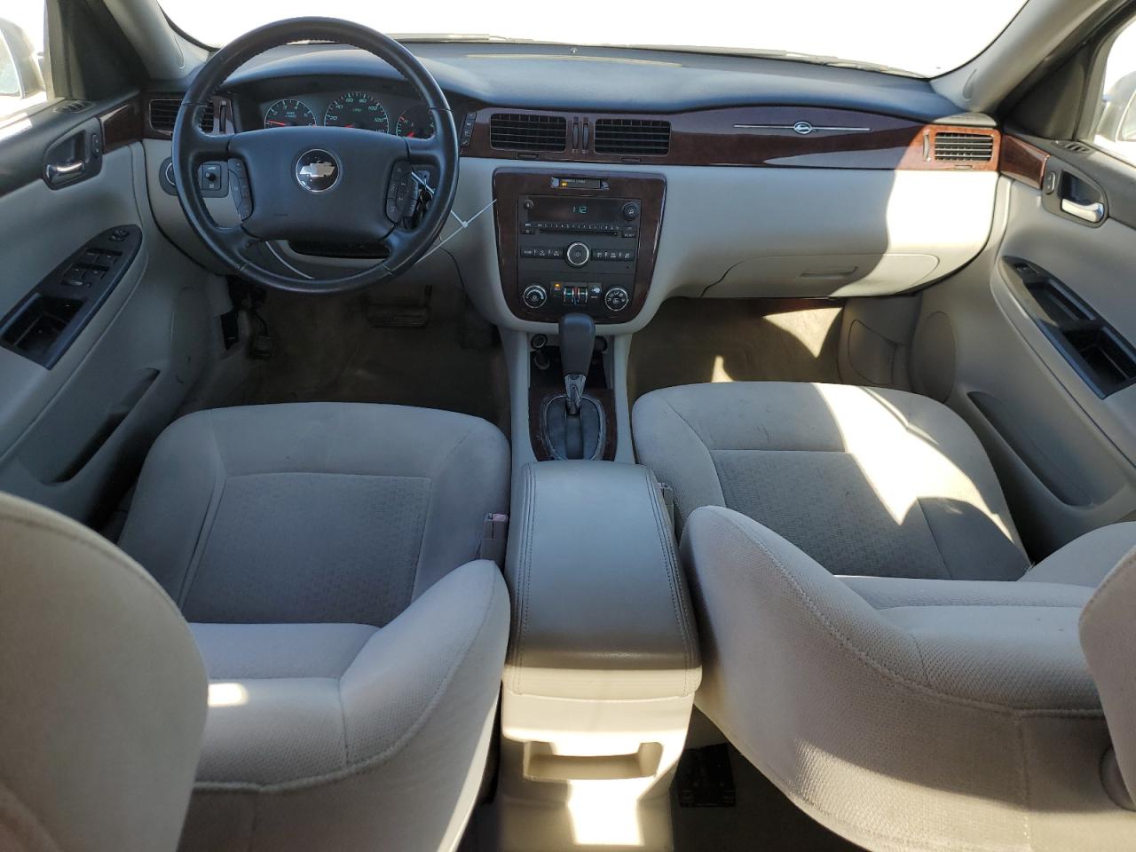 2011 Chevrolet Impala - Image 8