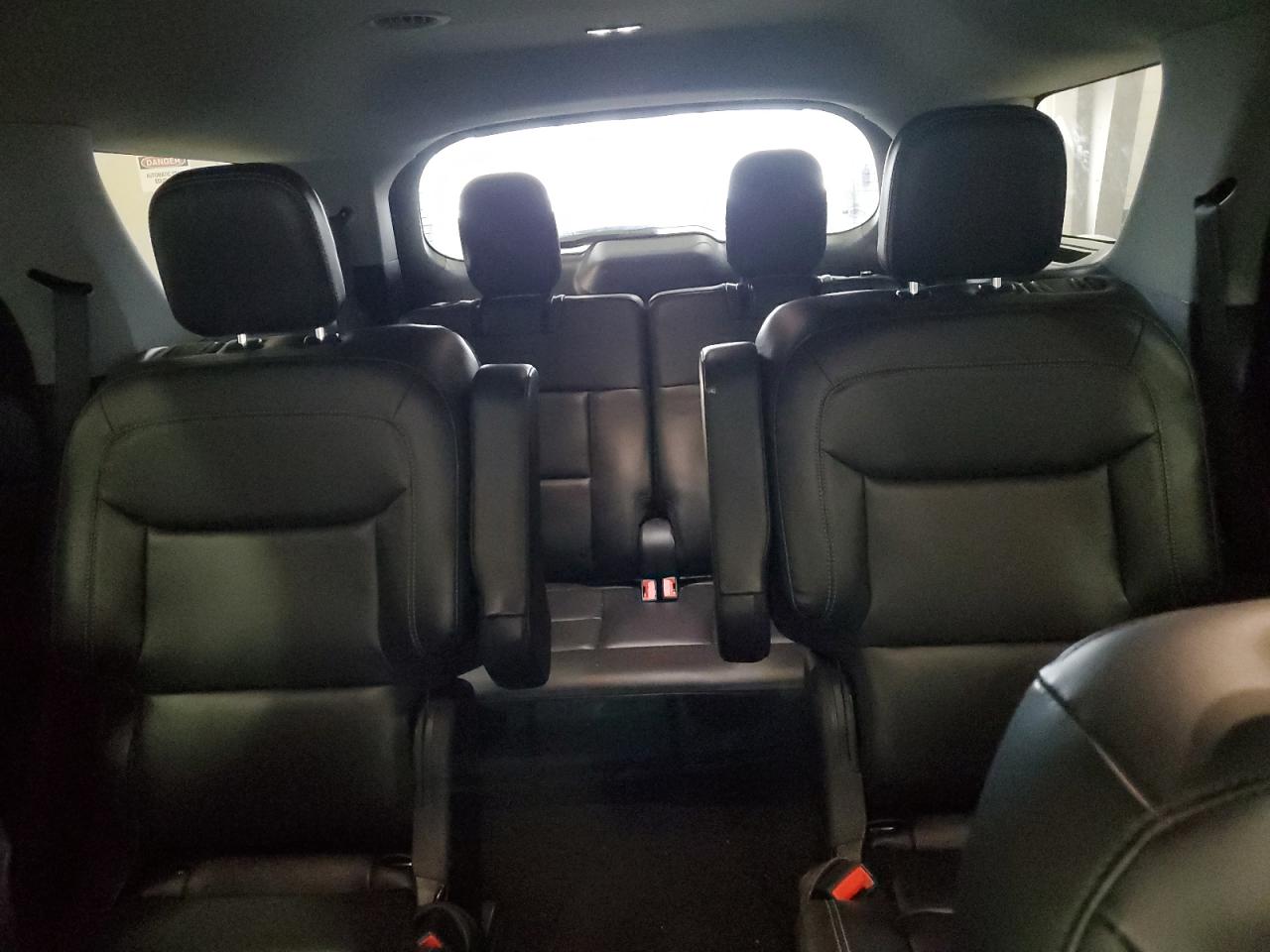 2022 Ford Explorer - Image 10