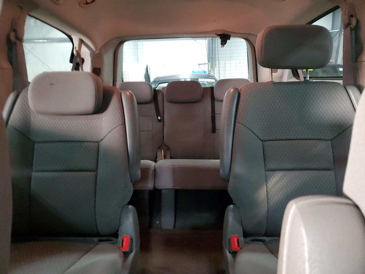2010 Dodge Caravan - Image 10