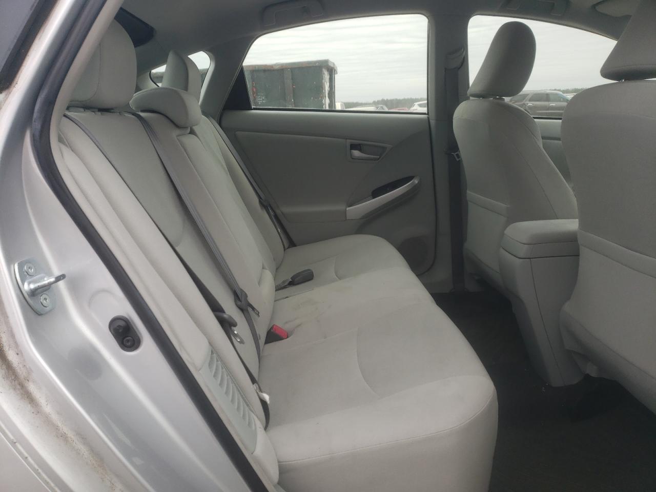 2014 Toyota Prius - Image 10