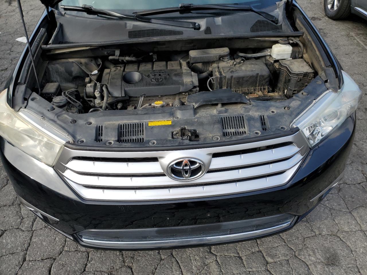 2011 Toyota Highlander - Image 12